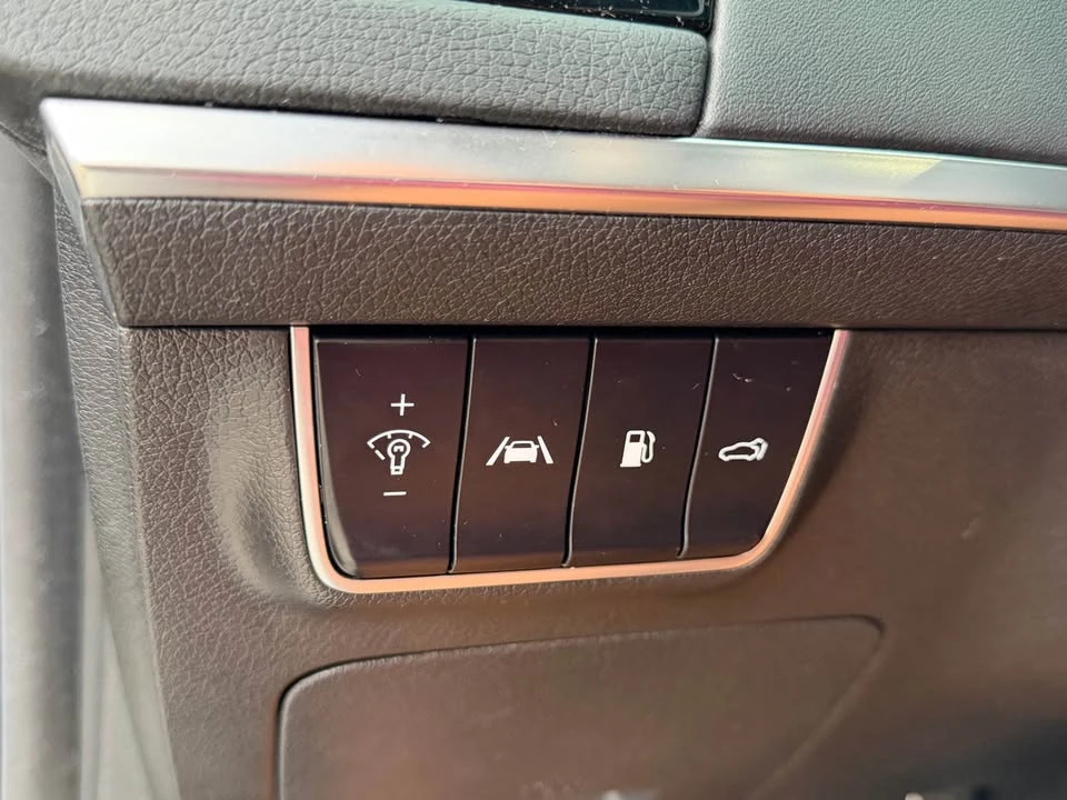 2022 Kia Stinger GT - Image 13 of 19