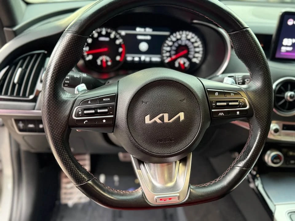 2022 Kia Stinger GT - Image 12 of 19