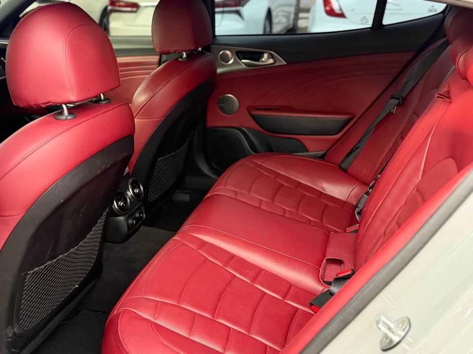 2022 Kia Stinger GT - Image 9 of 19