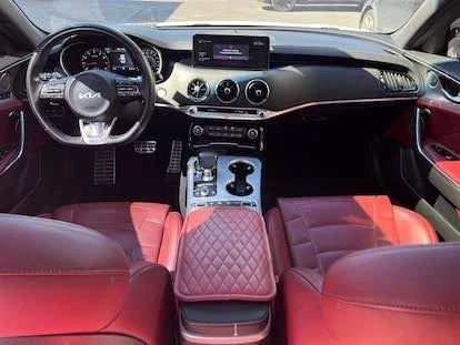2022 Kia Stinger GT - Image 8 of 15