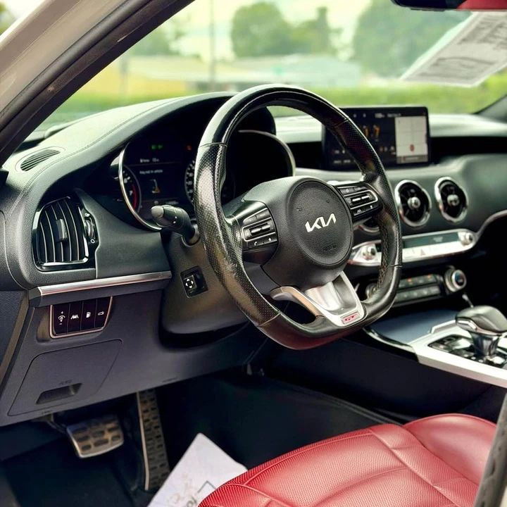 2022 Kia Stinger GT - Image 7 of 11