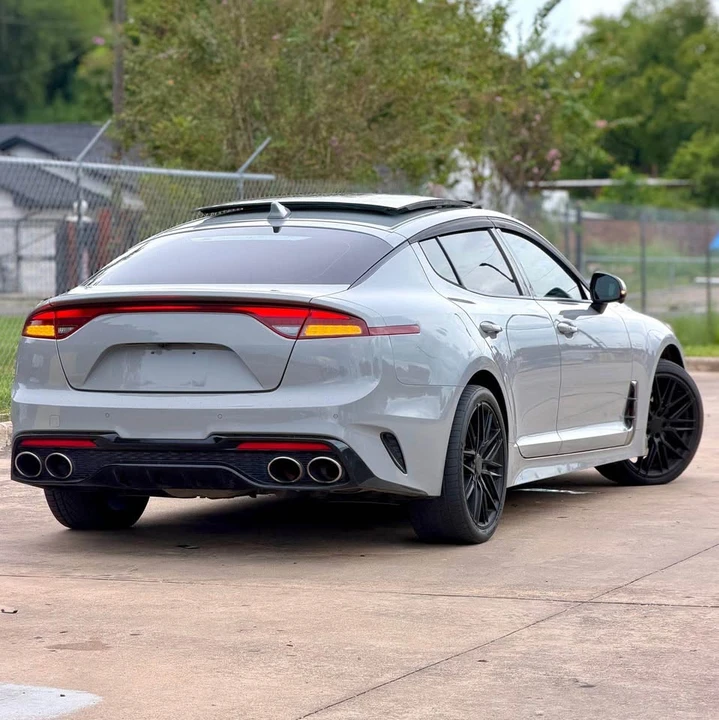 2022 Kia Stinger GT - Image 9 of 11