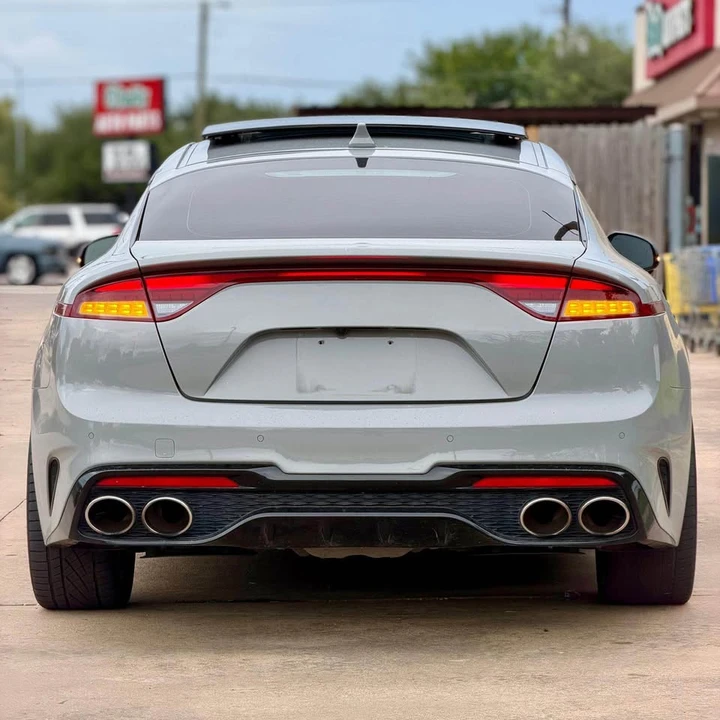 2022 Kia Stinger GT - Image 10 of 11