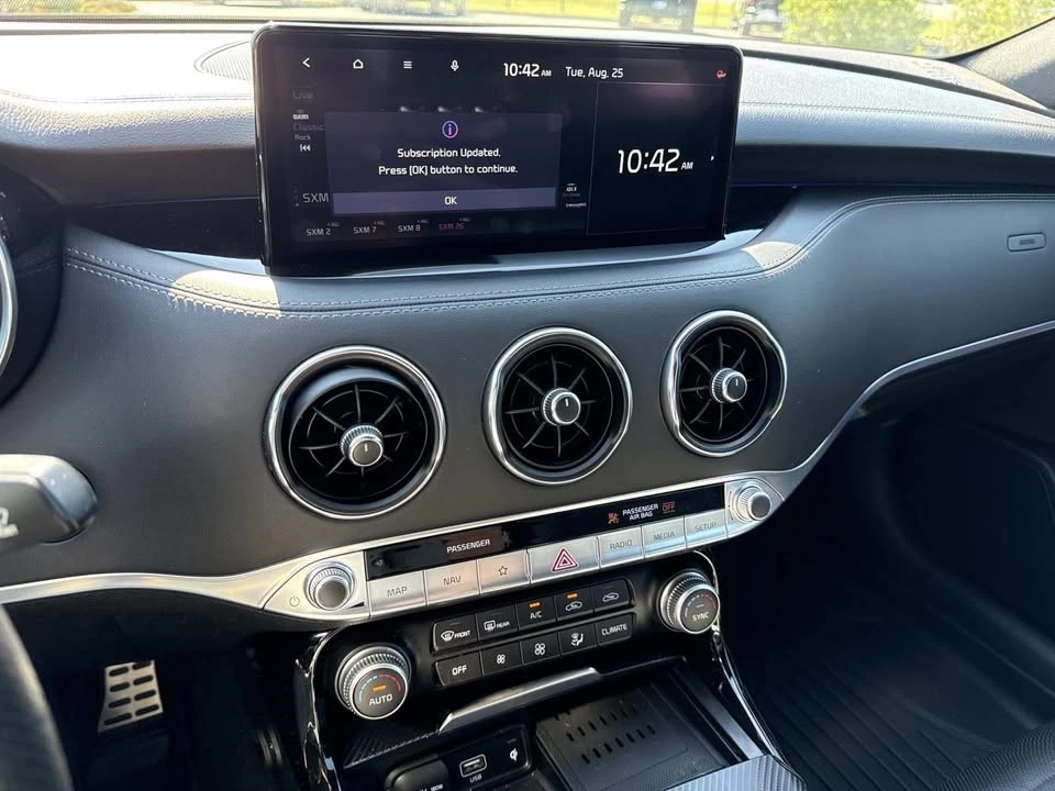 2022 Kia Stinger GT - Image 18 of 20