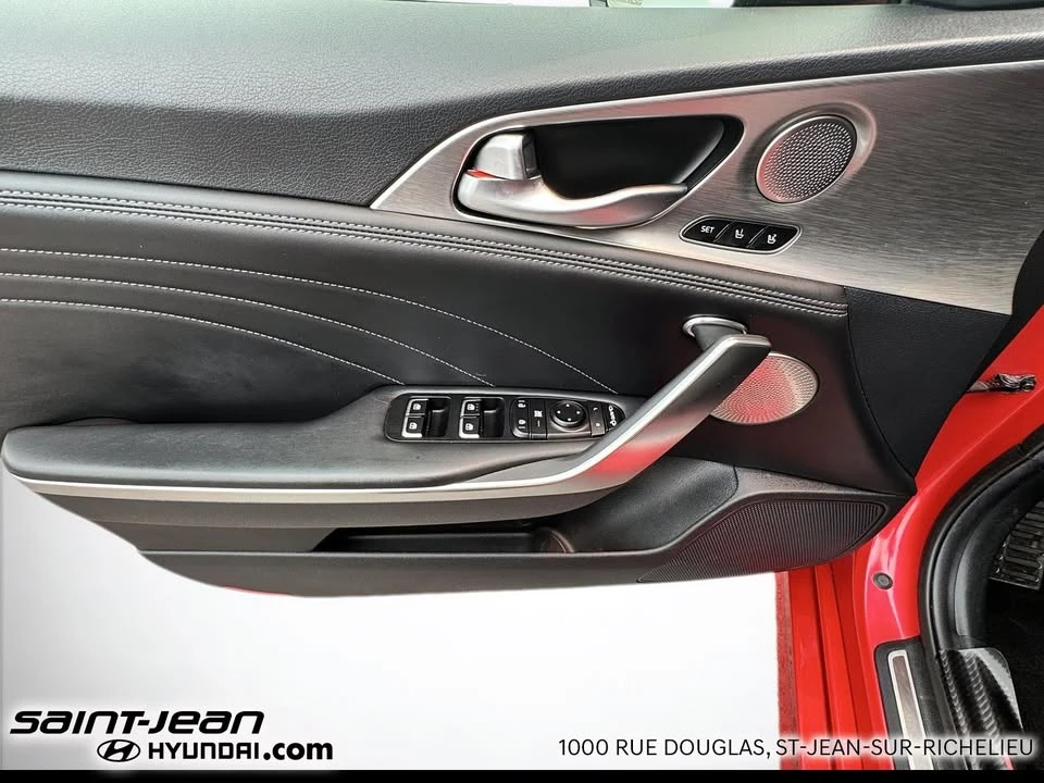 2022 Kia Stinger GT - Image 11 of 20