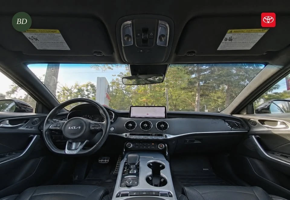 2022 Kia Stinger GT - Image 15 of 18