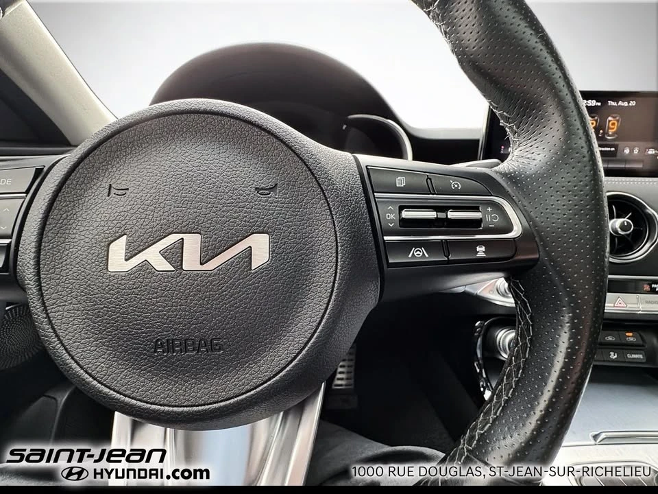 2022 Kia Stinger GT - Image 16 of 20