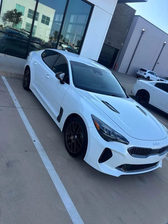 2022 Kia Stinger - Image 2 of 4