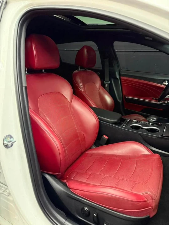 2022 Kia Stinger GT - Image 9 of 15