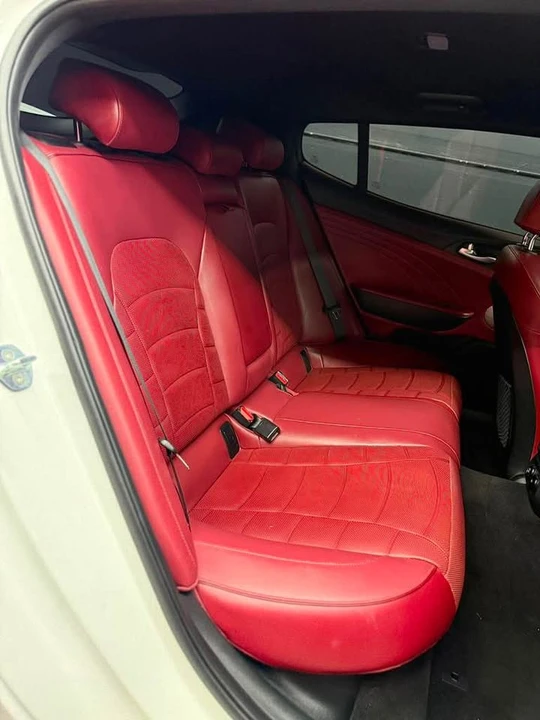 2022 Kia Stinger GT - Image 8 of 15