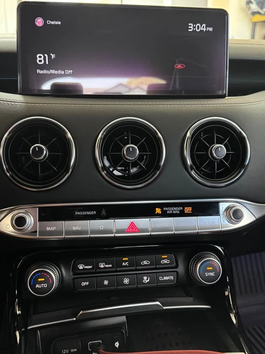 2022 Kia Stinger GT - Image 14 of 17