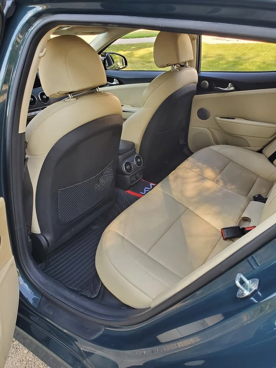 2022 Kia Stinger - Image 8 of 17