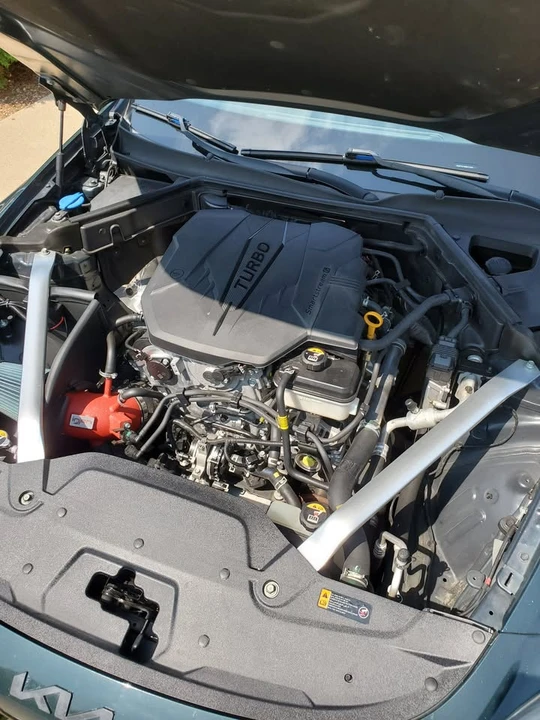 2022 Kia Stinger - Image 15 of 17