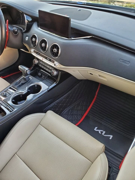 2022 Kia Stinger - Image 7 of 17