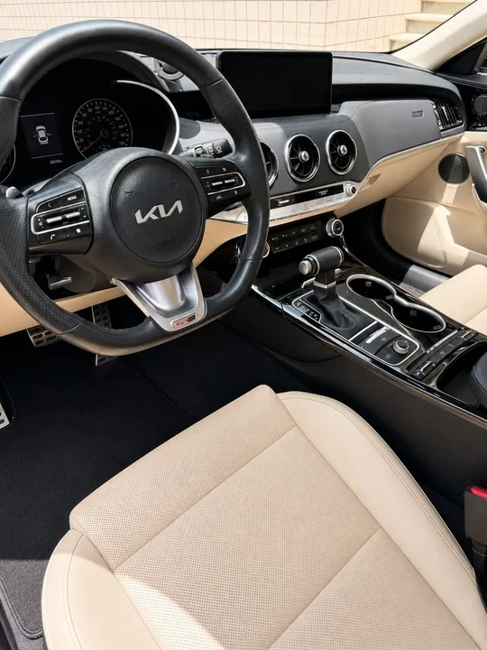2022 Kia Stinger - Image 9 of 9