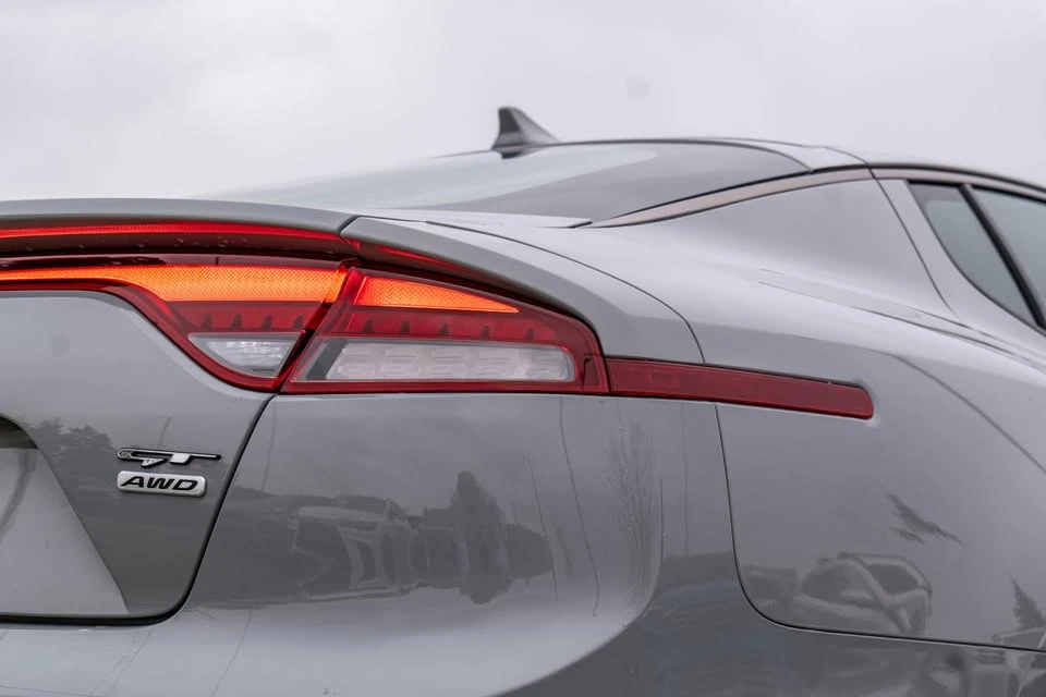 2022 Kia Stinger - Image 7 of 10