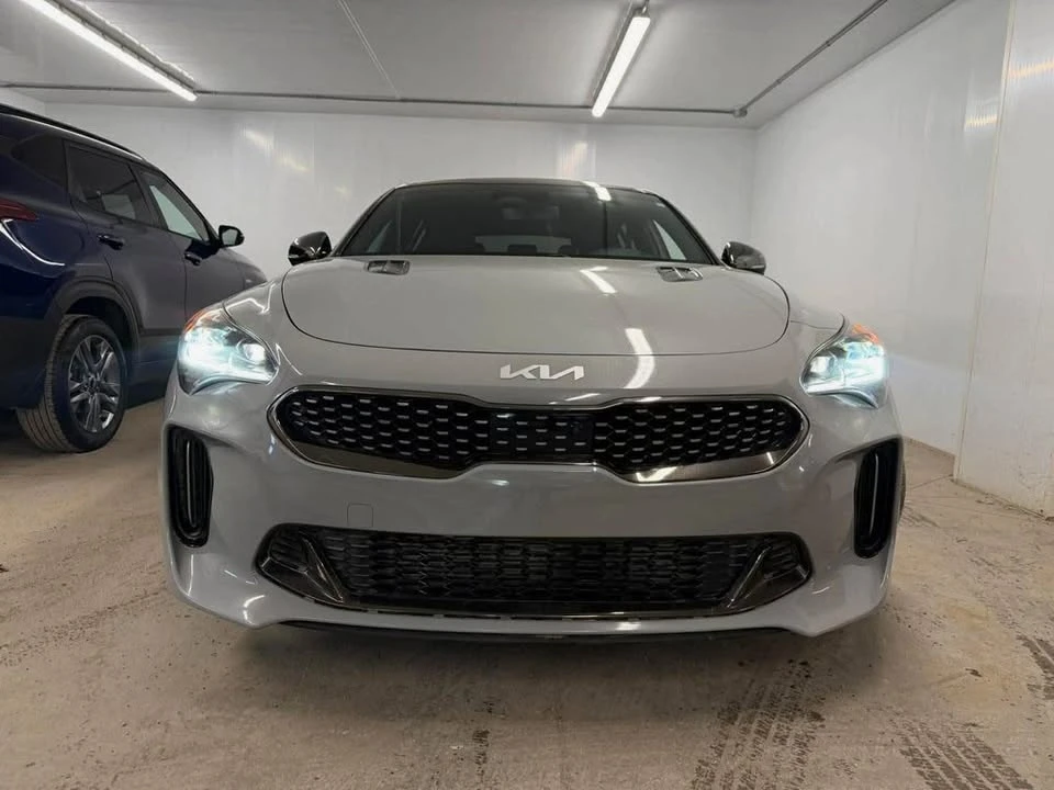 2022 Kia Stinger - Image 2 of 10