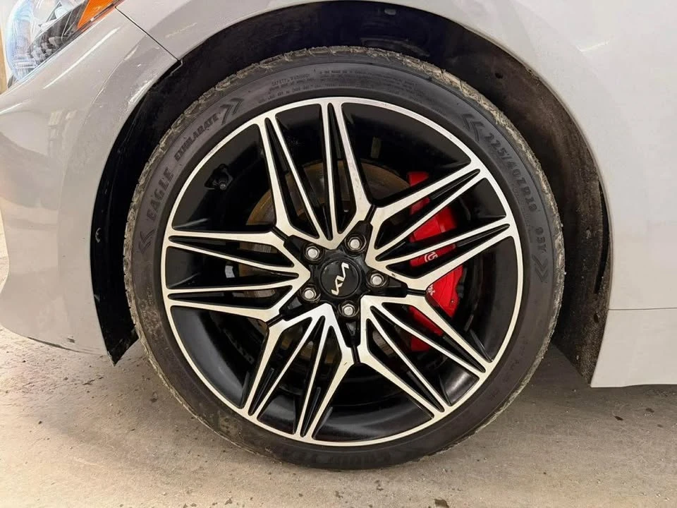 2022 Kia Stinger - Image 8 of 10