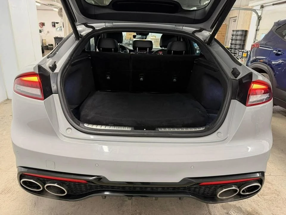 2022 Kia Stinger - Image 6 of 10