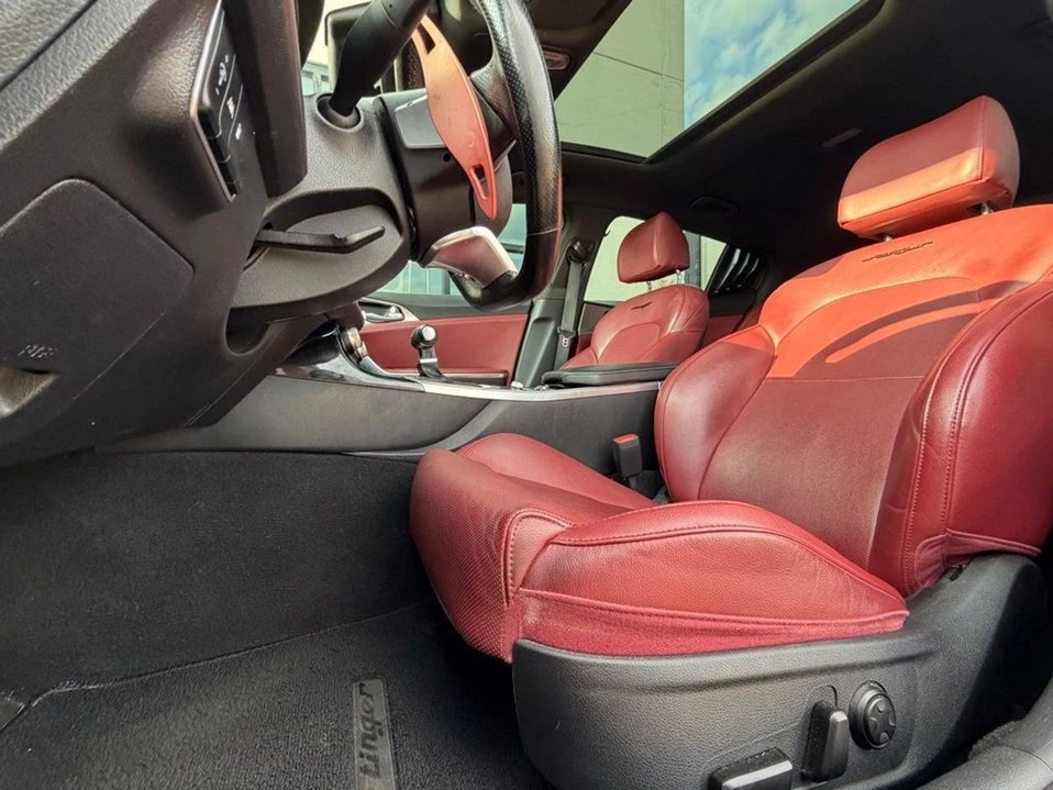 2022 Kia Stinger - Image 9 of 20