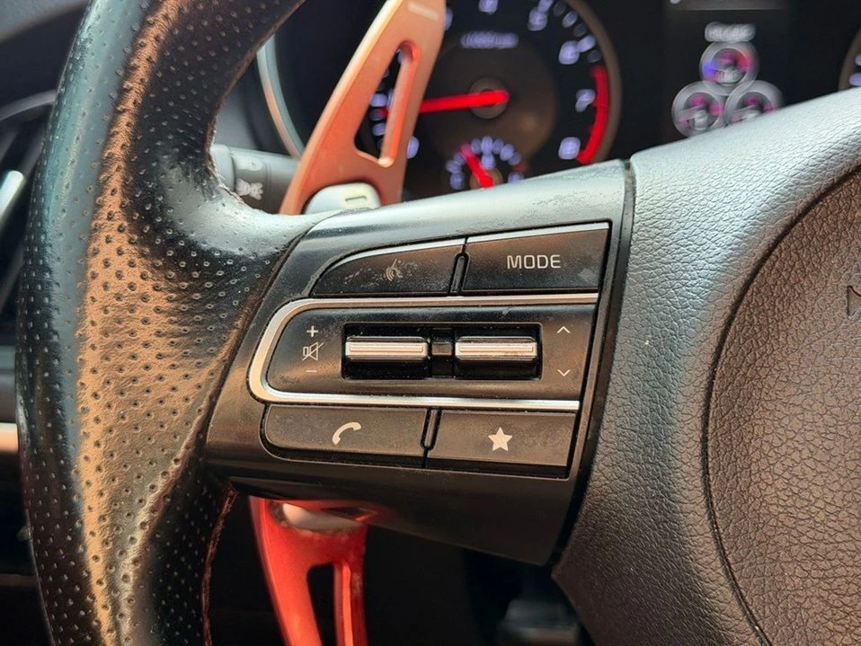 2022 Kia Stinger - Image 16 of 20