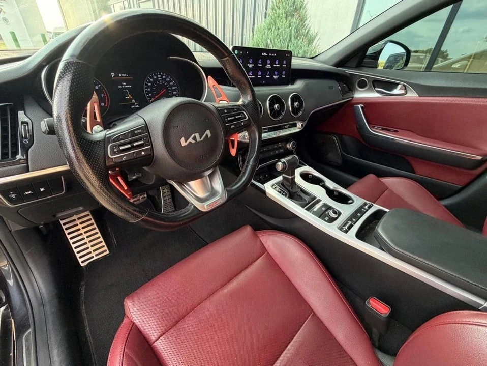 2022 Kia Stinger - Image 10 of 20