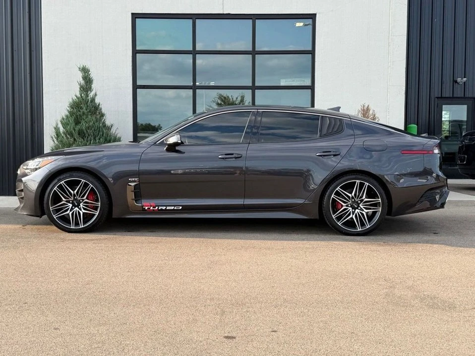 2022 Kia Stinger - Image 2 of 20