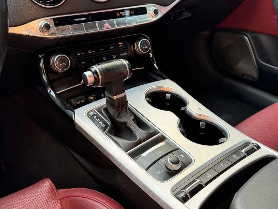 2022 Kia Stinger - Image 13 of 20