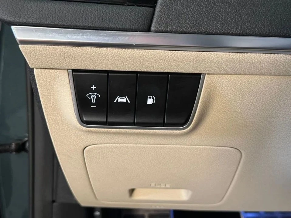 2022 Kia Stinger - Image 18 of 20