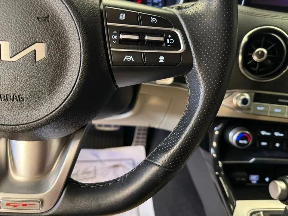 2022 Kia Stinger - Image 12 of 20