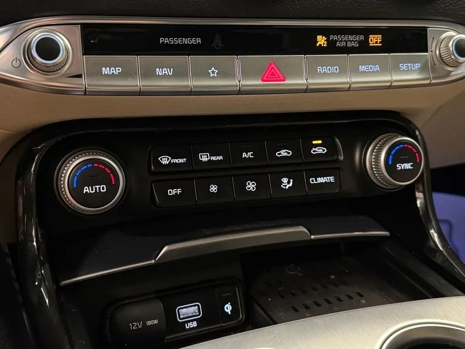 2022 Kia Stinger - Image 15 of 20