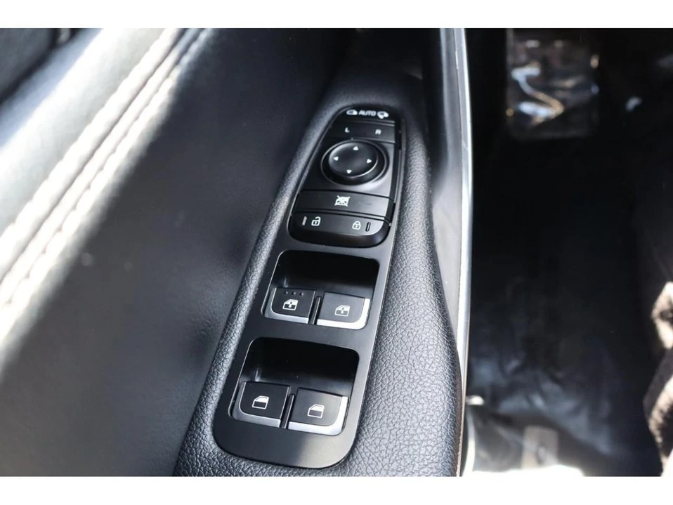 2022 Kia Stinger - Image 17 of 19