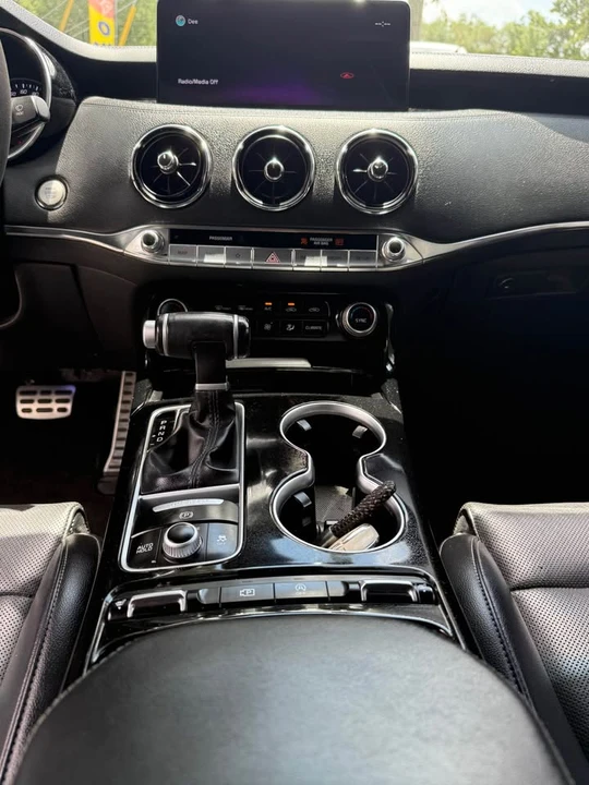 2022 Kia Stinger - Image 6 of 14