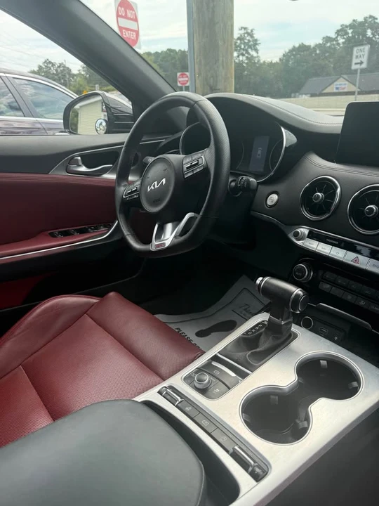 2022 Kia Stinger - Image 4 of 8