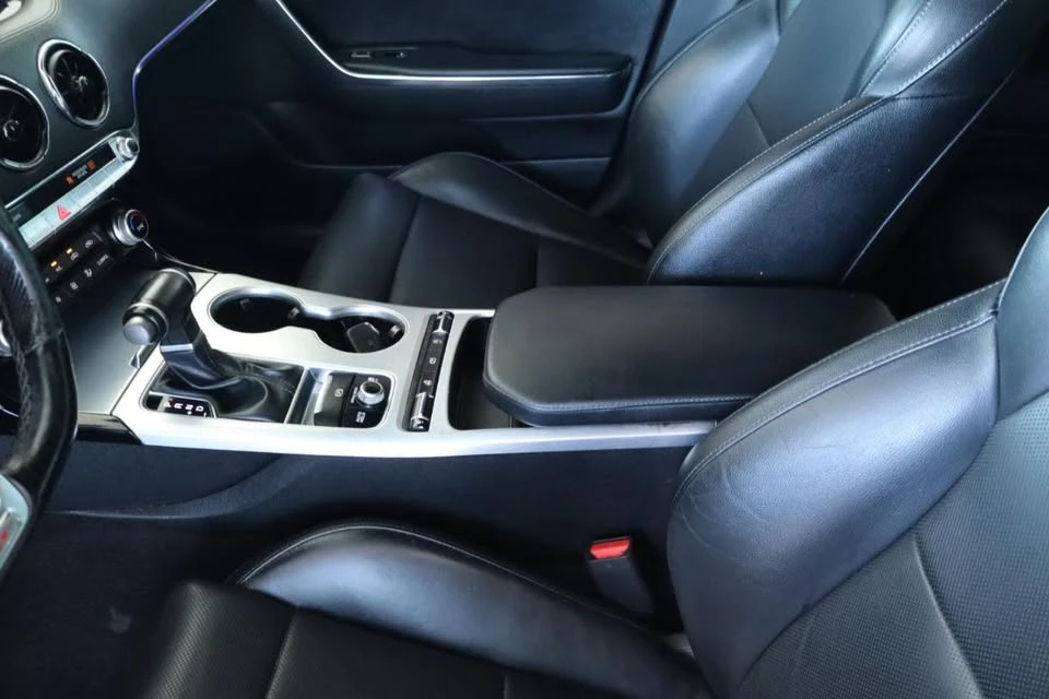 2022 Kia Stinger - Image 17 of 20