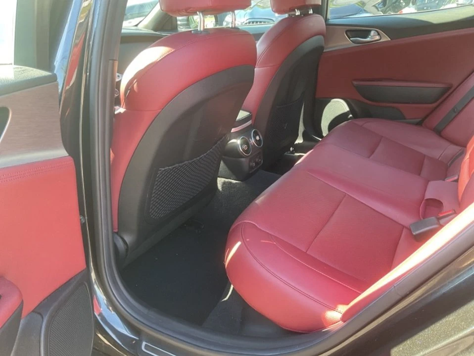 2022 Kia Stinger - Image 18 of 20