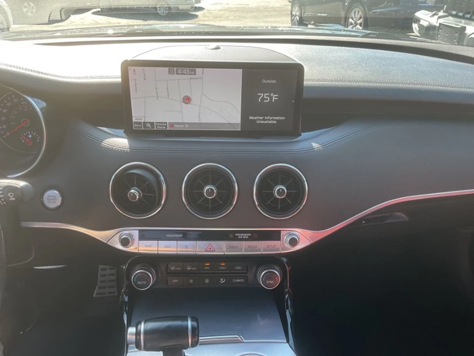 2022 Kia Stinger - Image 10 of 20