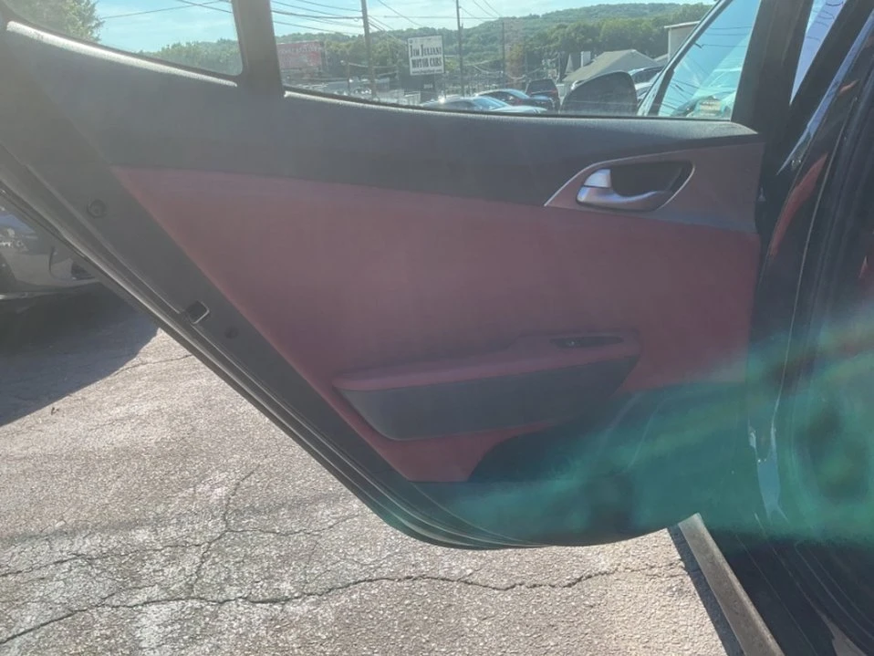 2022 Kia Stinger - Image 17 of 20