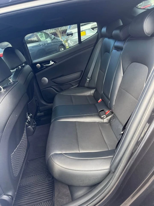 2022 Kia Stinger - Image 17 of 20