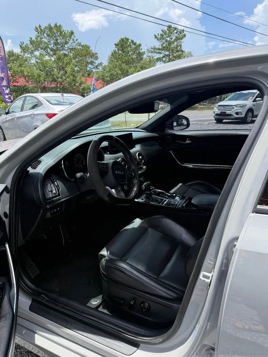 2022 Kia Stinger - Image 12 of 15