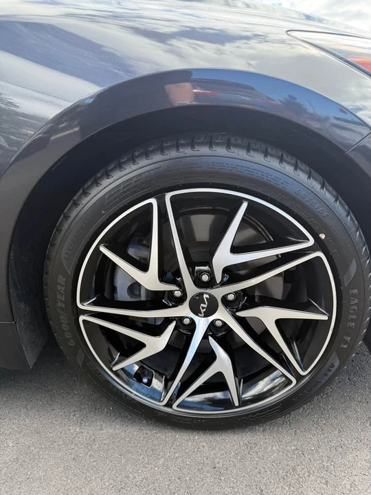 2022 Kia Stinger - Image 9 of 20
