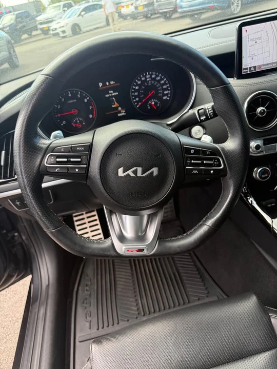 2022 Kia Stinger - Image 15 of 20