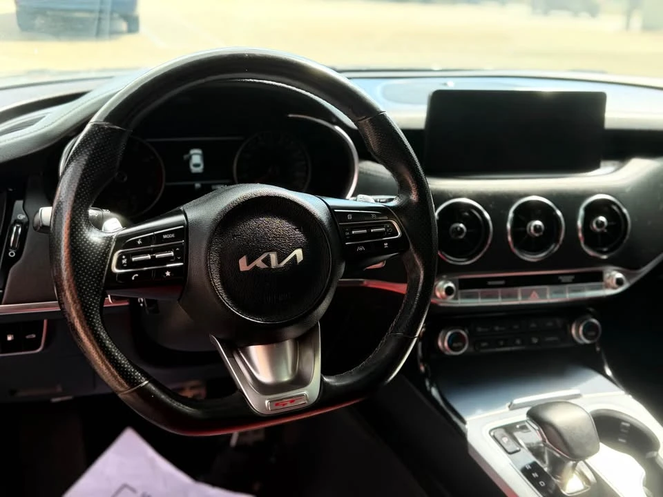 2022 Kia Stinger - Image 2 of 7
