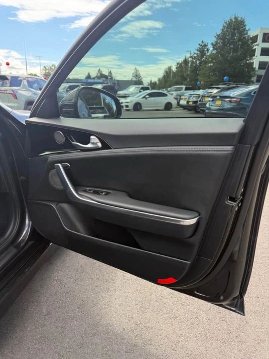 2022 Kia Stinger - Image 19 of 20
