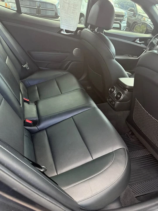 2022 Kia Stinger - Image 18 of 20