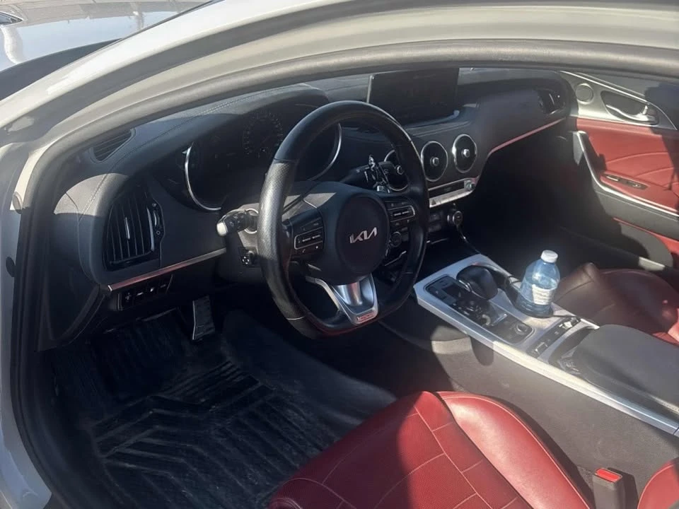 2022 Kia Stinger - Image 2 of 8