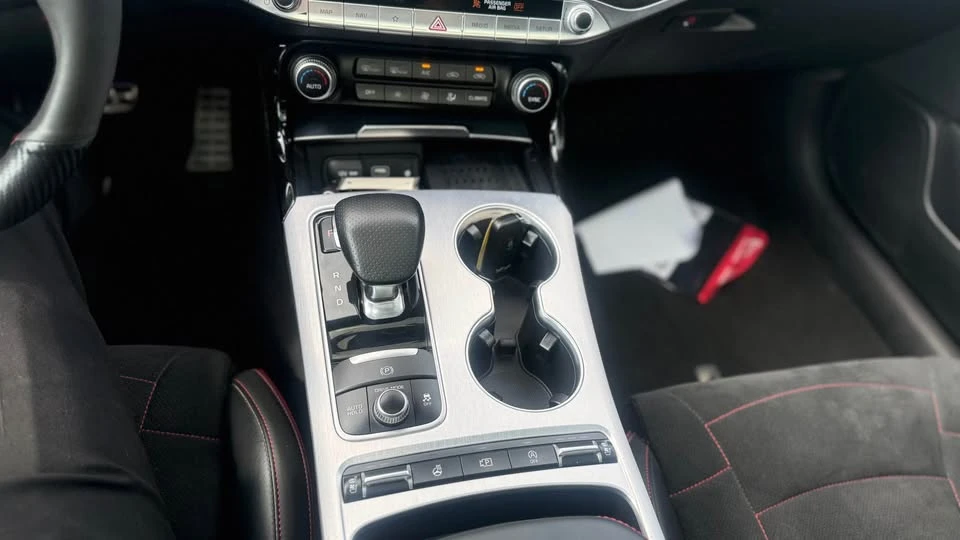 2022 Kia Stinger - Image 9 of 14