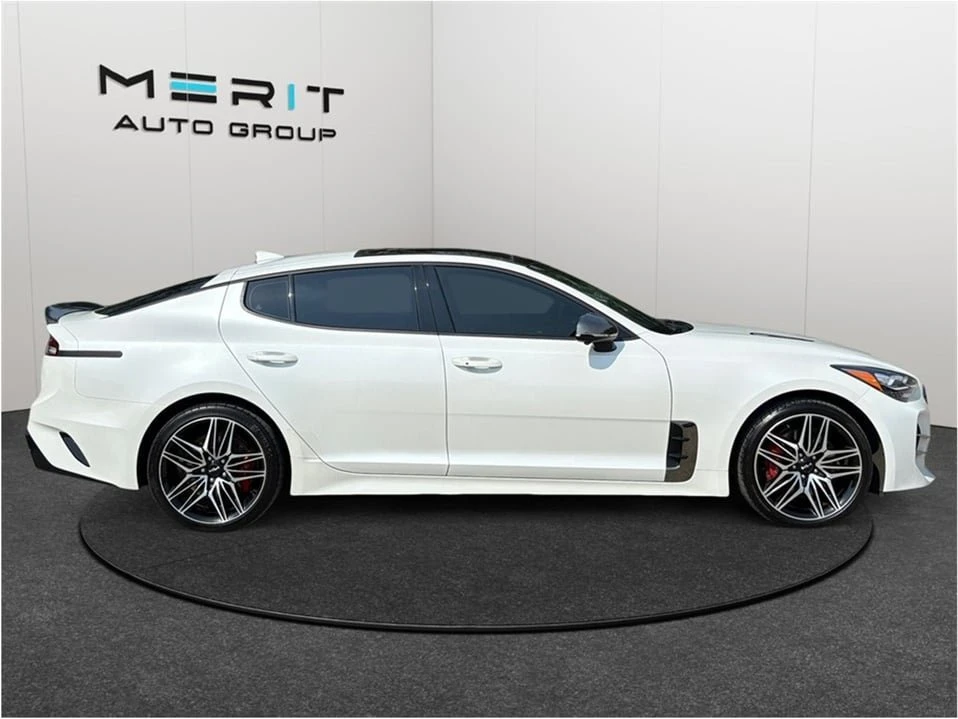 2022 Kia Stinger - Image 10 of 20