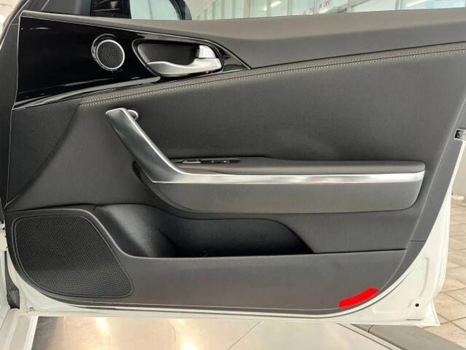 2022 Kia Stinger - Image 16 of 20
