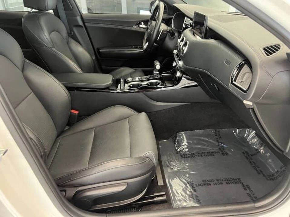 2022 Kia Stinger - Image 13 of 20